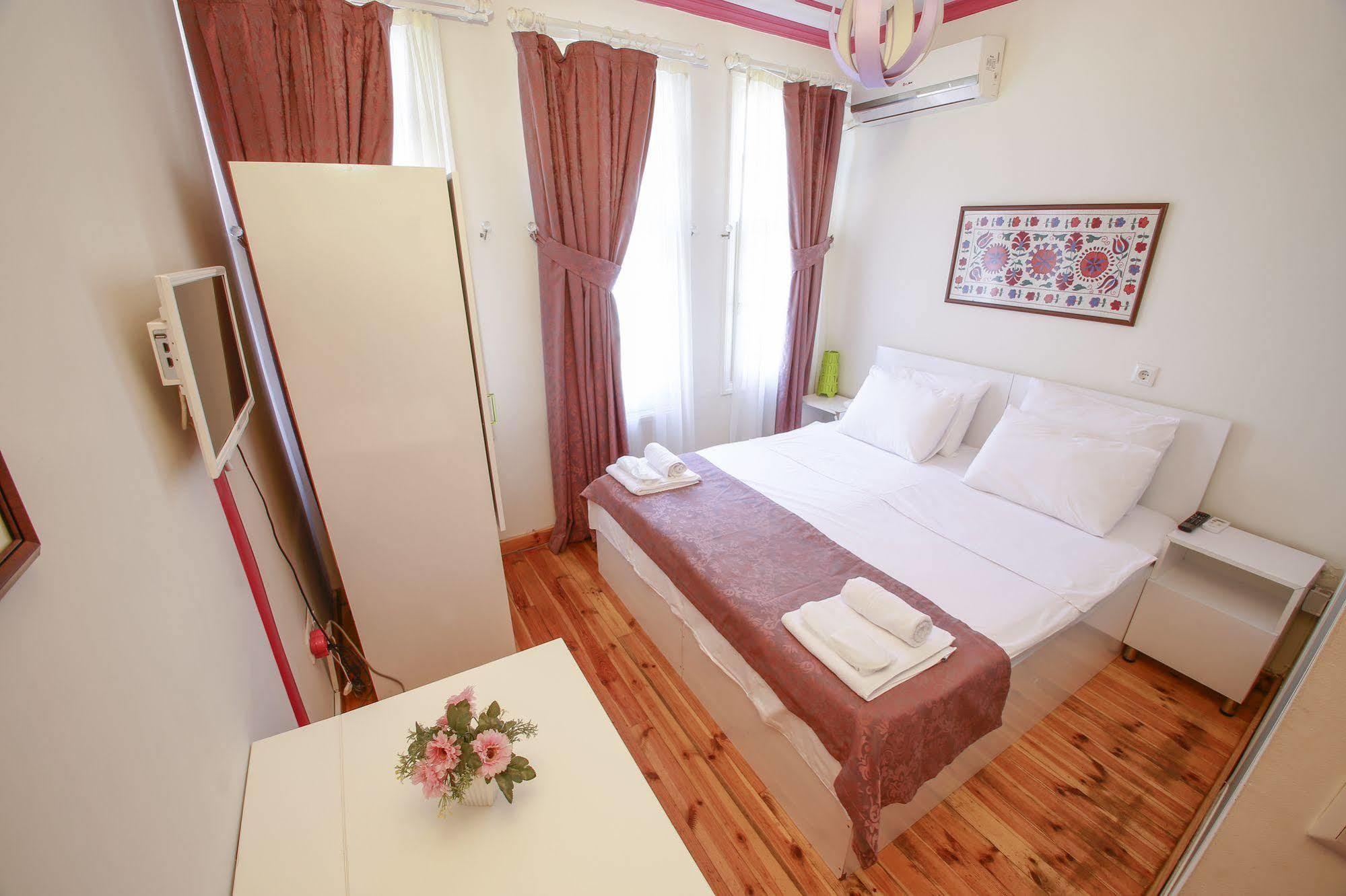 Lale Inn Ortakoey Estambul Exterior foto